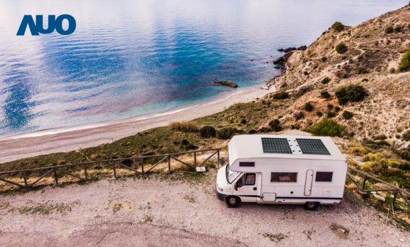 「可撓輕量化太陽光電板SunCurva」使用輕量特殊耐候型複合板取代傳統太陽能板的玻璃前板，不僅降低70%重量，每米平方僅3Kg；具有抗衝擊性能及通過電磁相容性測試，可應用於交通運輸工具，如露營車、遊艇等